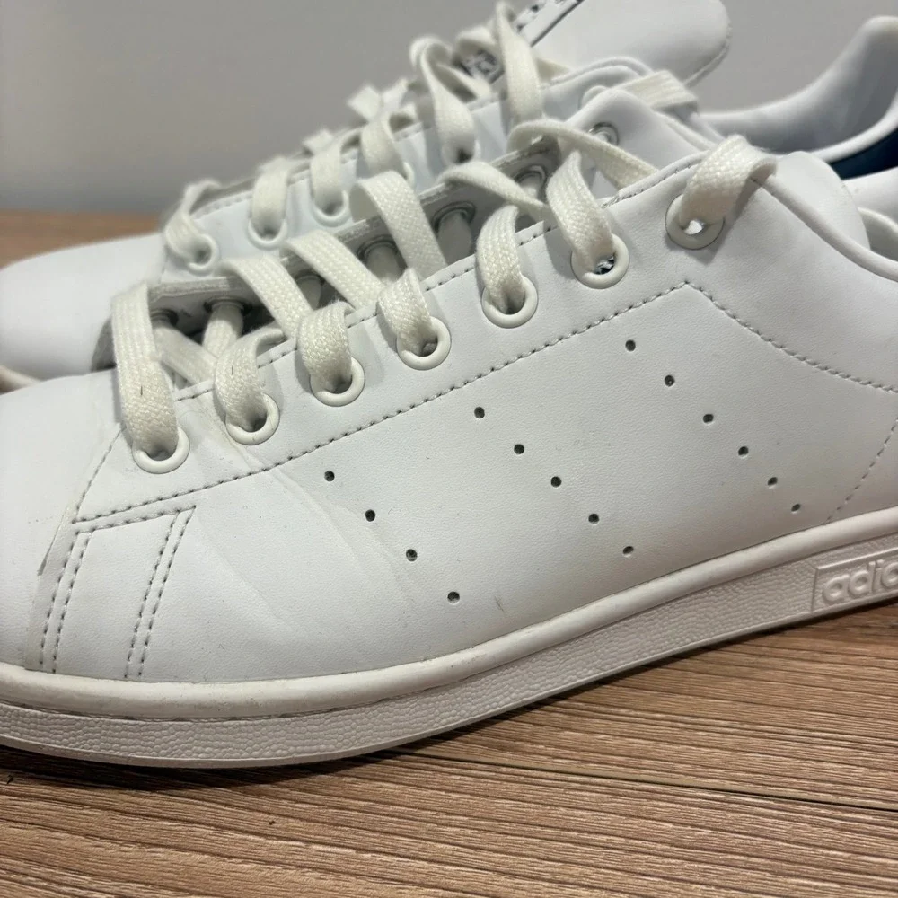Adidas Classic Stan Smith Sneakers Mens White Size 9.5 Navy Blue Low Top Shoes